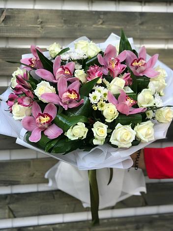 Букет цветов из: Розы и Хризантемы в Махачкале